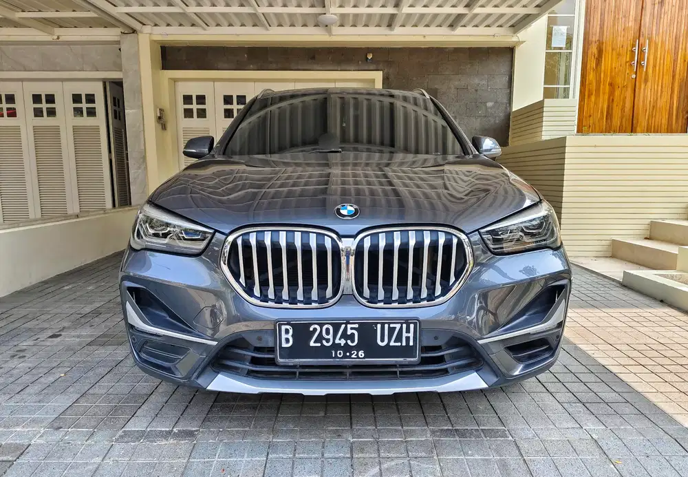 BMW X1  S Drive 18i THN 2021 Tangan 1