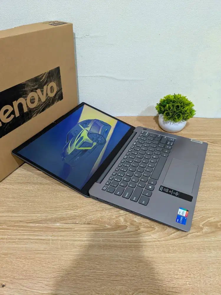 LENOVO IDEAPAD SLIM 3 INTEL CORE I7 GEN 11 RAM 12GB SSD 256GB LIKENEW