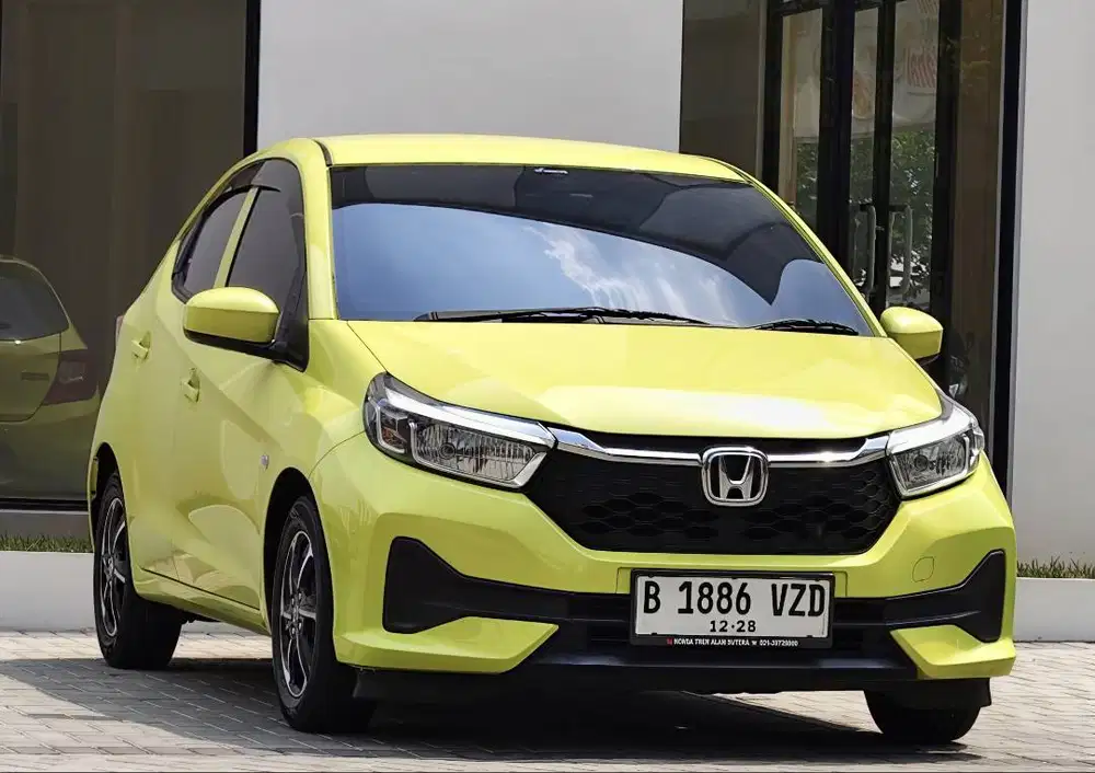 TDP 20jt !! Honda Brio 1.2 E CVT 2023 Lemon Hijau Kondisi Istimewa