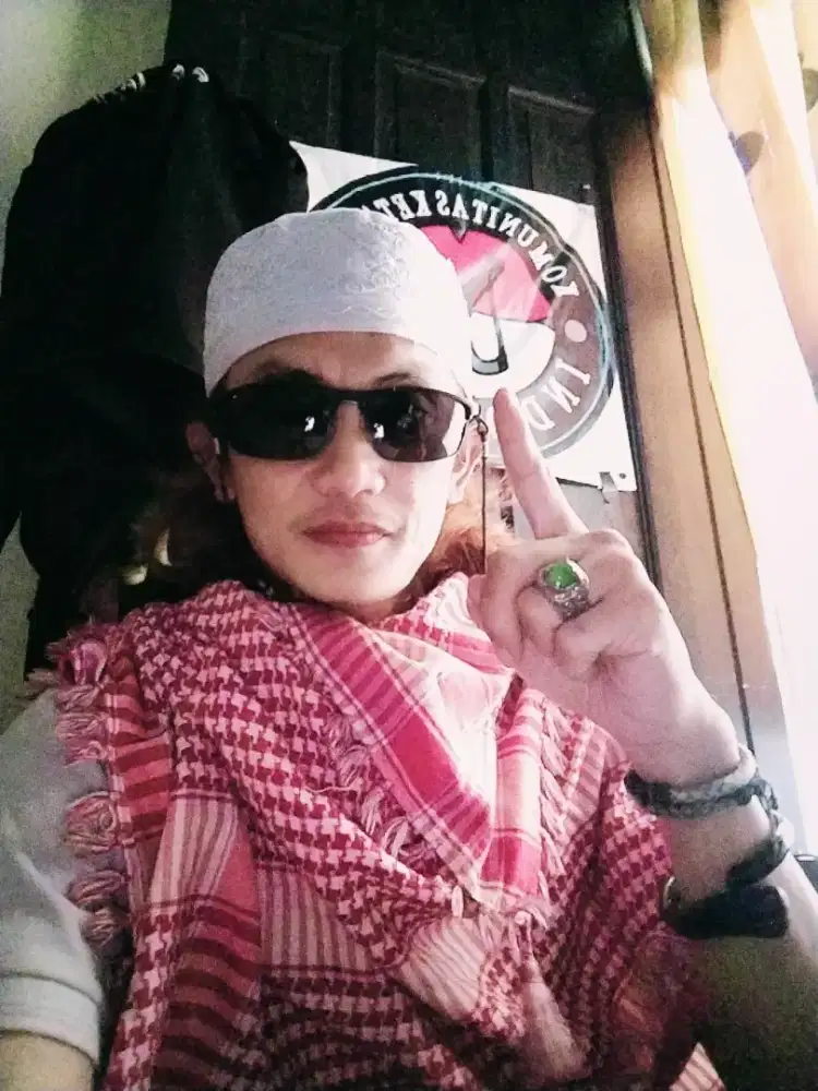 Guru Ngaji. Kursus Bahasa Arab Dan Bahasa Inggris