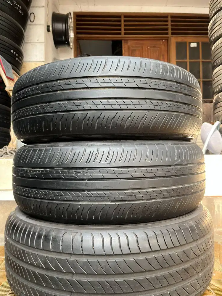 Ban Dunlop Enasave EC300+ 215 60 r17 2Pcs