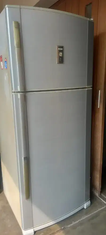 kulkas SHARP jumbo