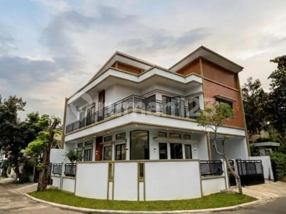 New House Kencana Loka BSD Modern Minimalis, Hoek