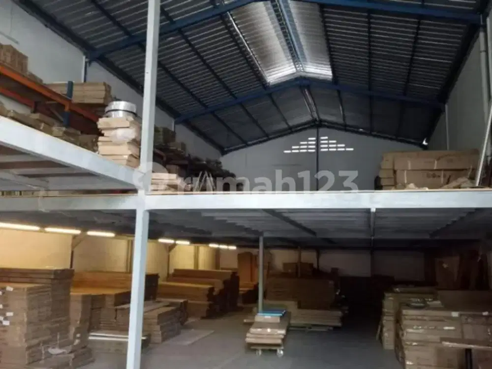 Disewakan Gudang Komersial Jalan Lebar Masuk Tronton