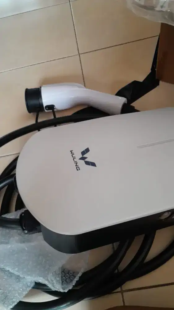 Dijual charger mbl listrik wuling binguo kondisi belum pernaahdipakai