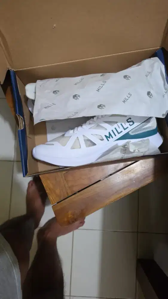 Jual sepatu running Mills treximo saga