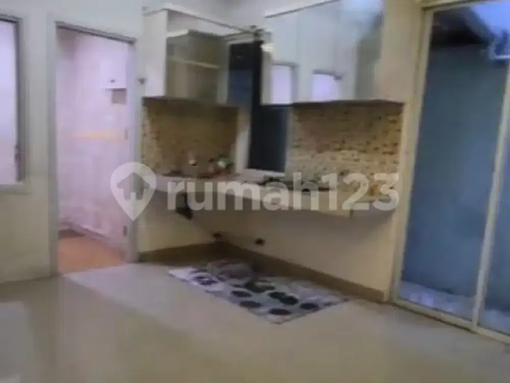 Dijual Cepat The Icon Eastern Cosmo Rumah Siap Huni, Semi Furnish
