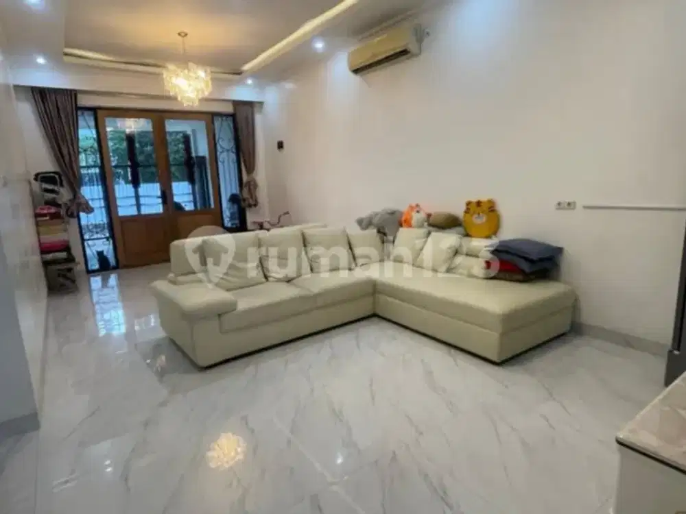 Dijual Rumah Cantik 2 Lantai Siap Huni di Jelupang