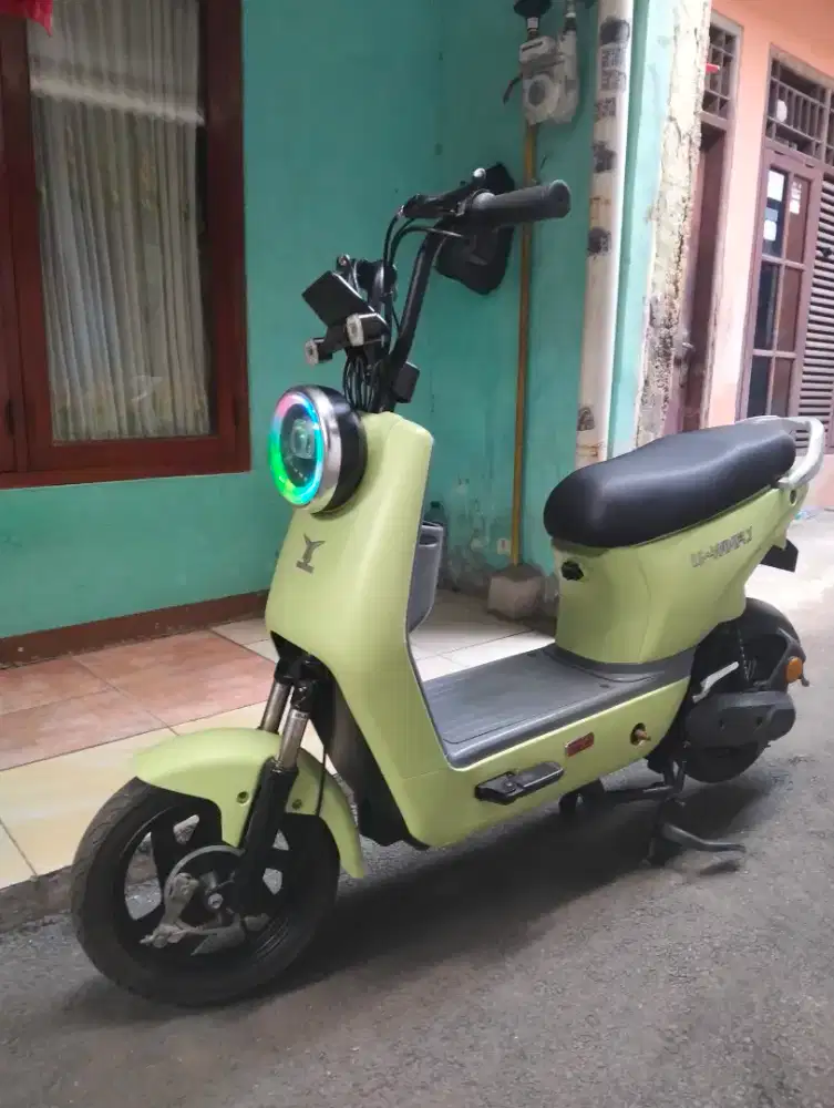 Sepeda listrik uwinfly D8-12
