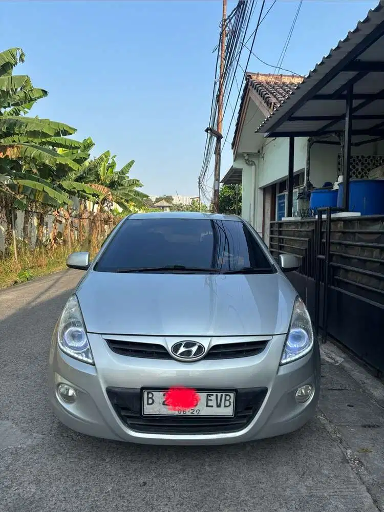 HYUNDAI i20 2011 BENSIN – KONDISI TERAWAT SIAP PAKAI
