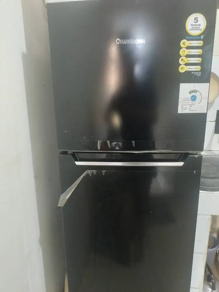 Kulkas 2 pintu merk Changhong Crf238