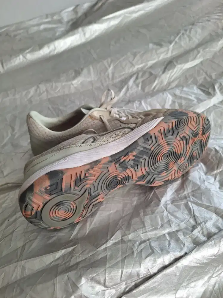 Sepatu futsal 44