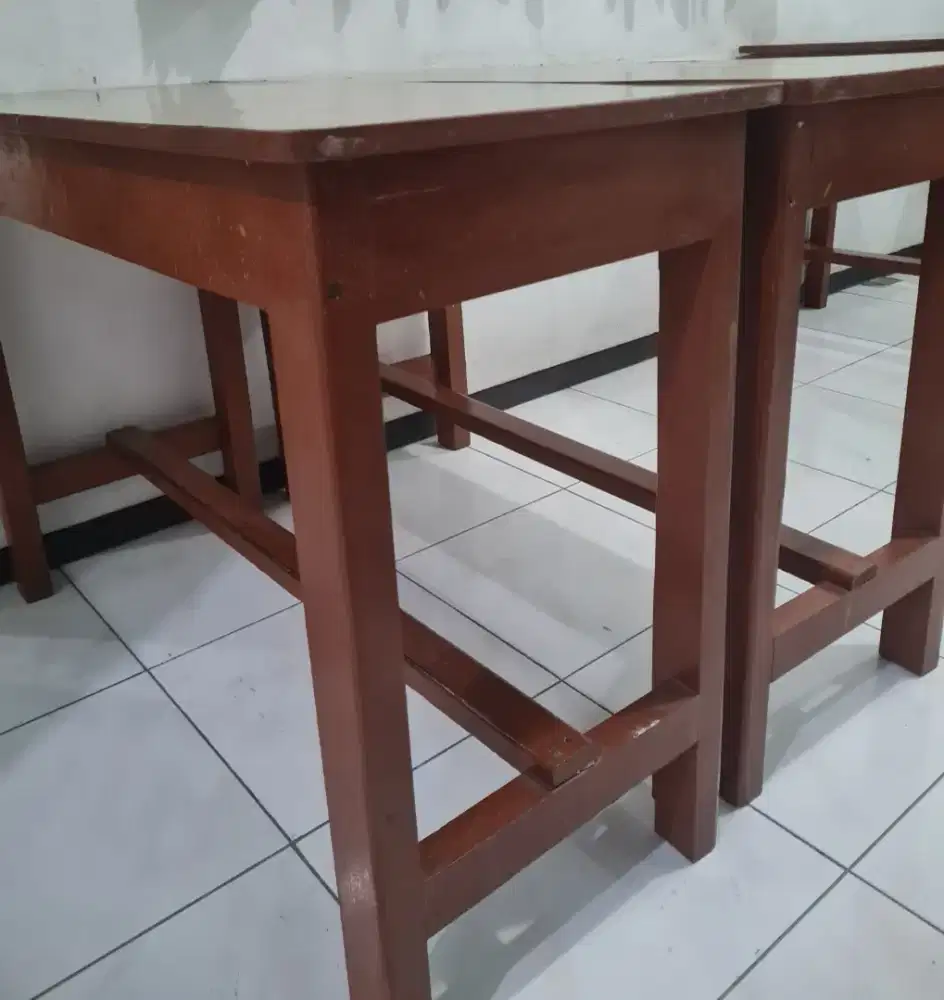 Meja kayu - Preloved.