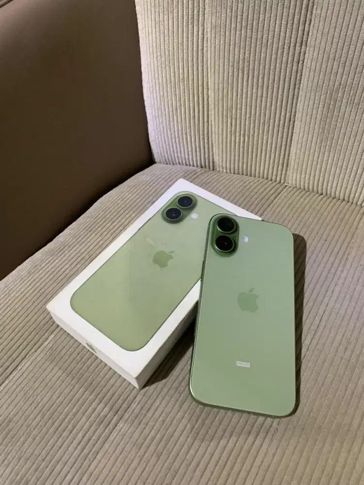 Iphone 17 sage 256gb like new