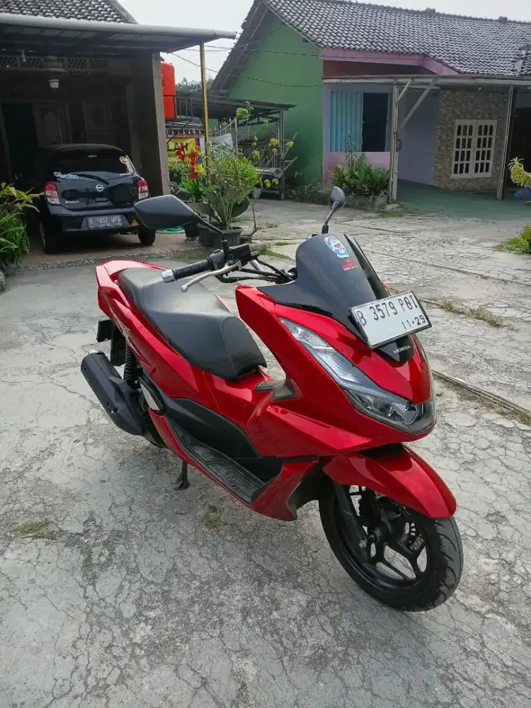 HONDA PCX 2024 MERAH