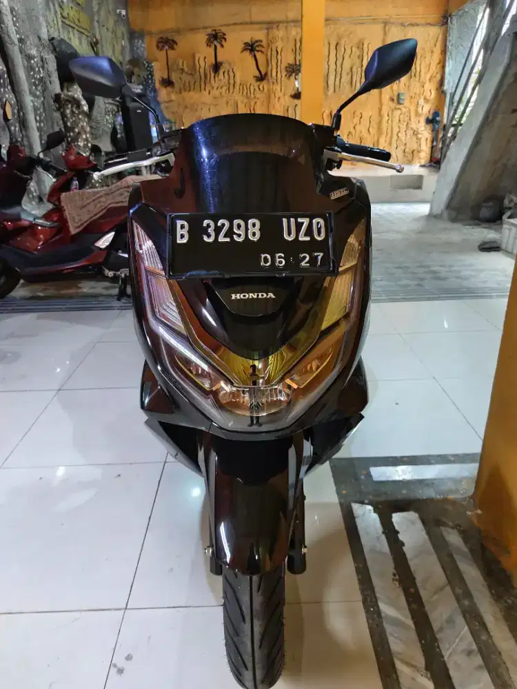 Honda PCX 160 ABS tahun 2022 pajak hidup panjang km low