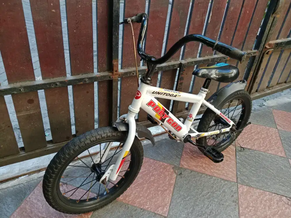 Sepeda anak warna putih