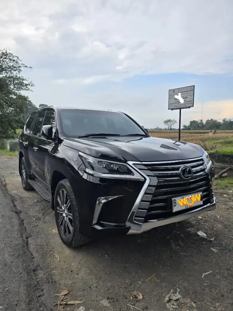 Lexus Lx570 Luxury tahun 2018 Km64rb super