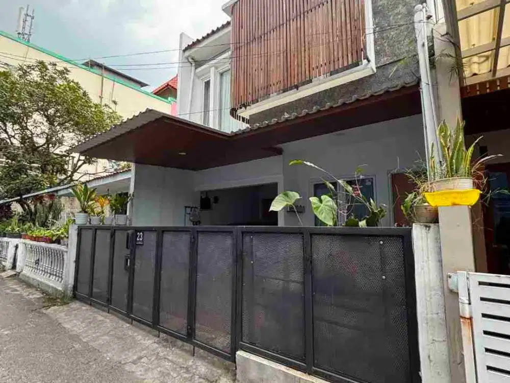 Rumah siap huni di Antapani Kota Bandung dekat Borma Griya Gasmin Kiara Artha Park