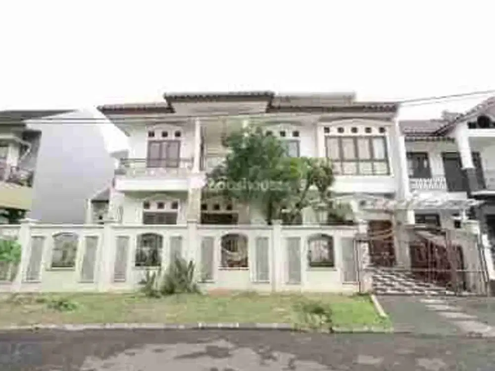 lingkungan oke siap huni 2,5 lantai 
citra grand Cibubur cluster nusa dua