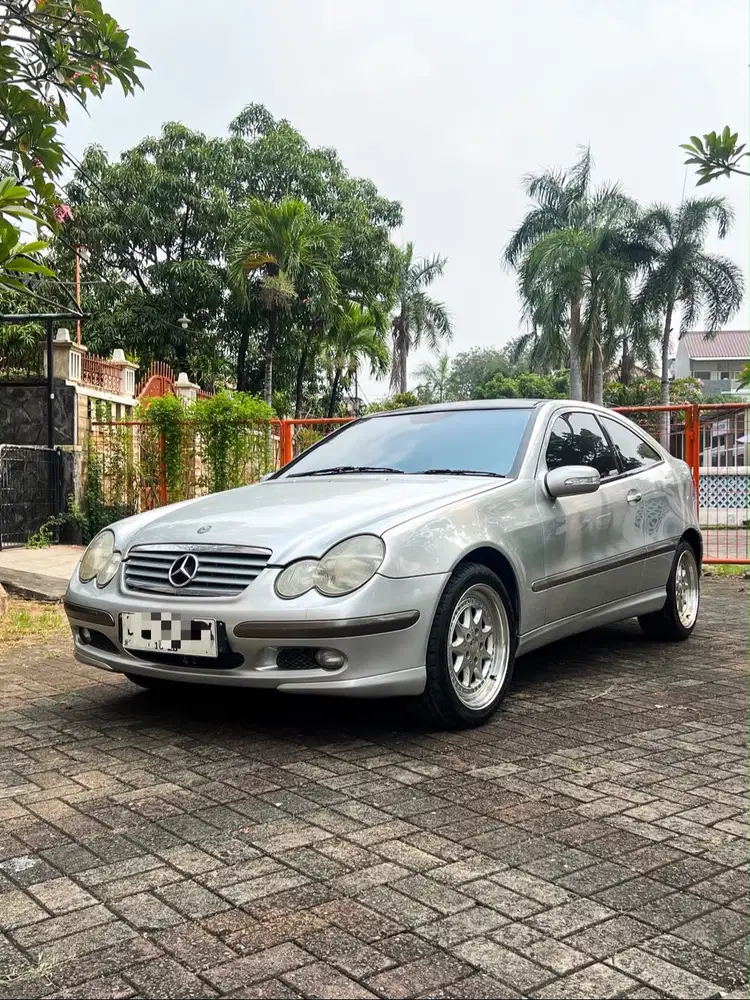 MERCEDES BENZ C200K W203 2002 Silver Abu mercy C200k 2001/2023 Low KM