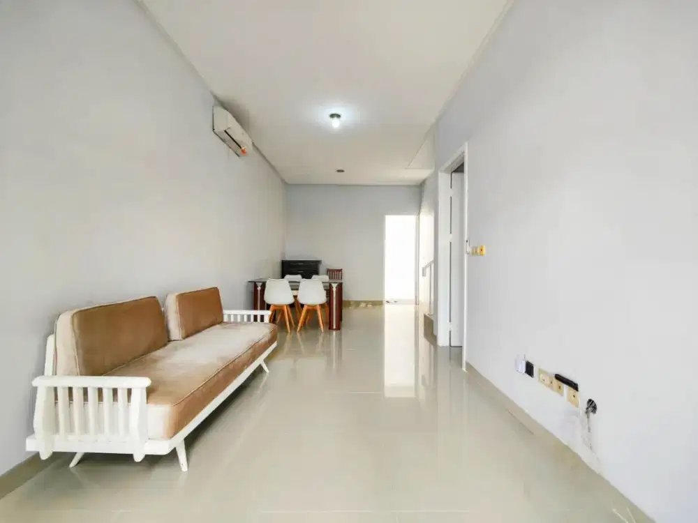 Dijual Cepat Rumah Green Lake City, Cluster Amerika Latin, Uk. 6X16, 4+1 KT, Harga : Rp 2,55 M