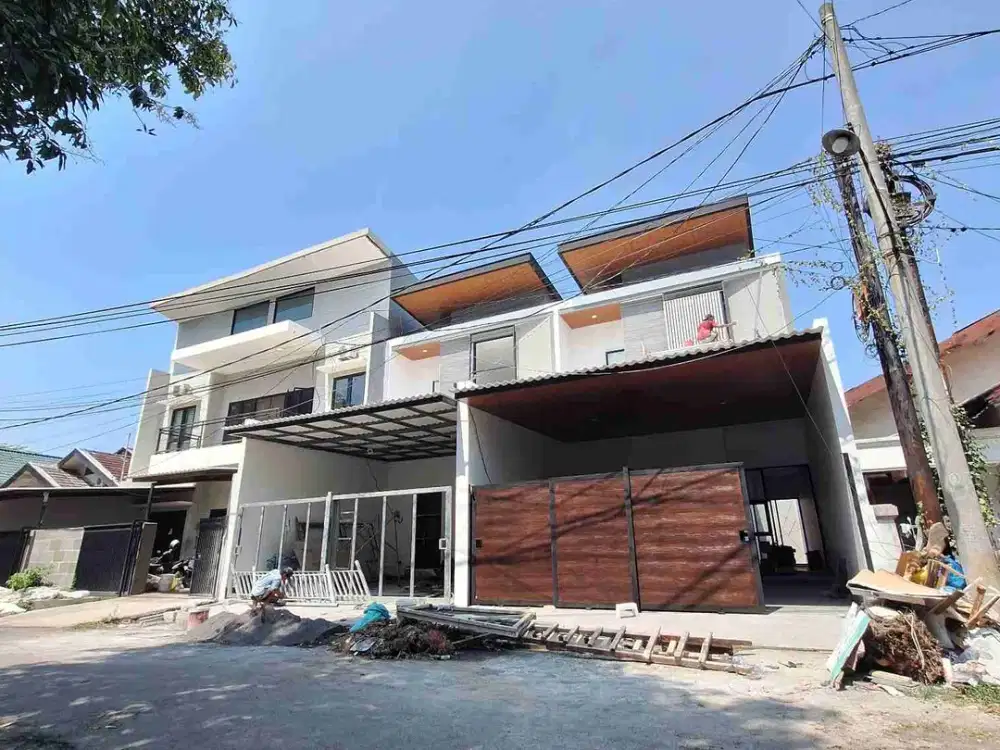 Dijual.Baruk Rumah 2 Lantai Baru gress