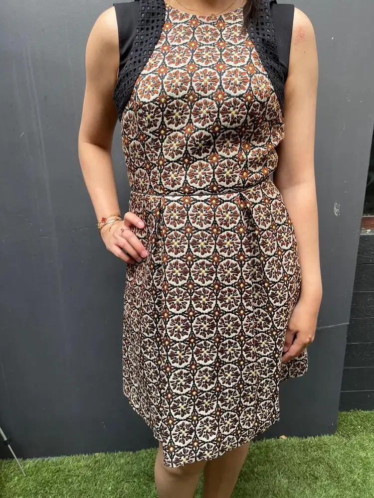 PRELOVED DRESS FLOWERS!!