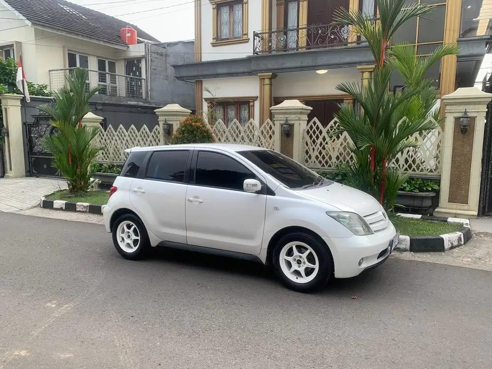 Toyota ist 2004 Bensin