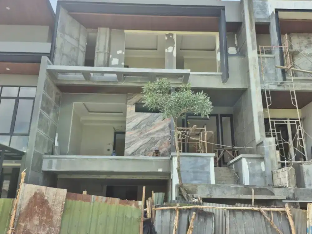 For Sale Rumah 3 Lantai Baru Gress di Citraland Surabaya Barat