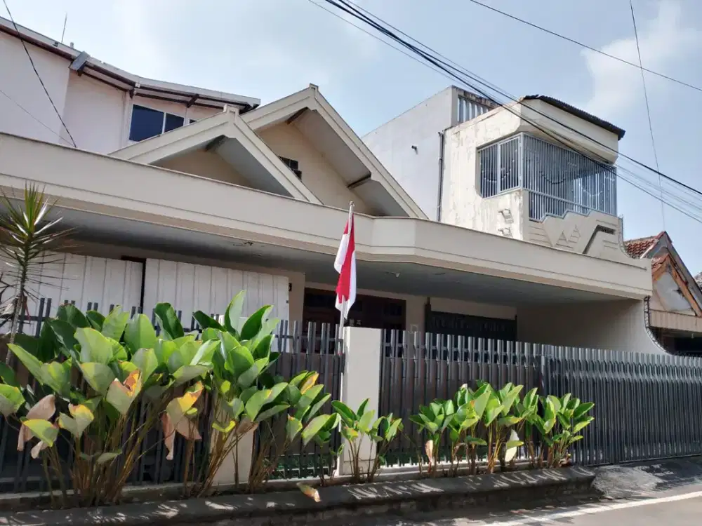 Rumah Eksklusif di Jl. Kenanga Malang. Dekat UB, UM, Polinema, MATOS, RS Universitas Brawijaya, dan Jalan Soekarno-Hatta.MLG00098