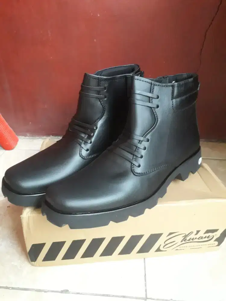 Sepatu radial pria bahan kulit baru ada box size 43 poris cipondoh