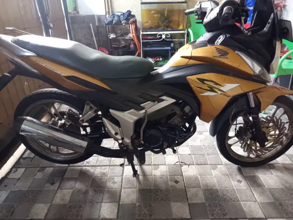 Honda CS1 mesin halus body original