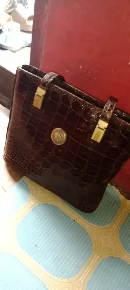Tas kulit koleksi pribadi Versace original