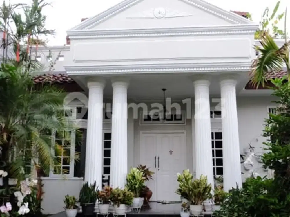 Rumah Cantik di Pondok Indah, Jakarta Selatan