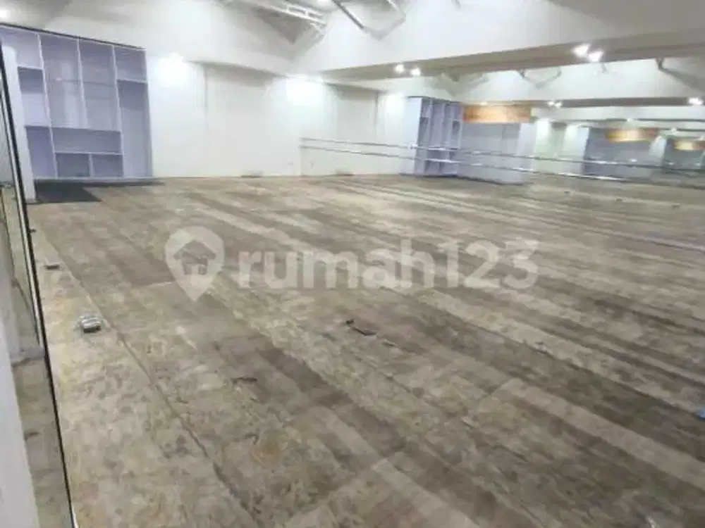 Disewakan Area Komersil di Metro Pondok Indah