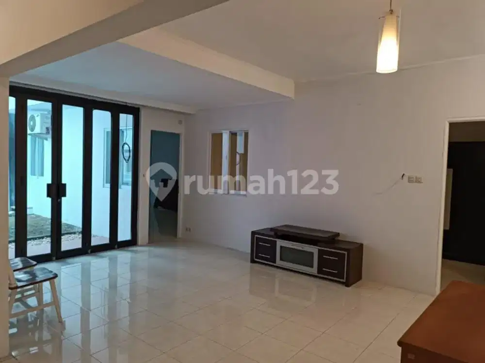 Dijual Rumah di Lebak Lestari Indah, Jakarta Selatan