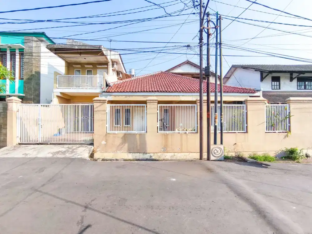 Rumah LT 250 Hadap Timur Siap Huni 5 Menit ke Gandaria City J-40268