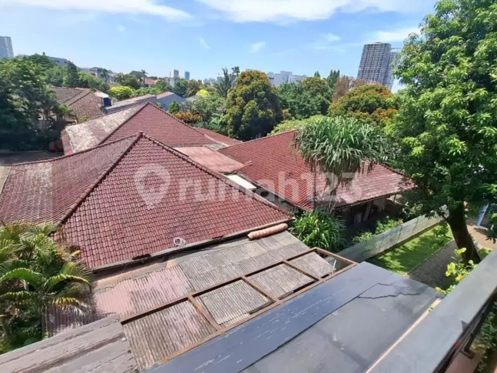 Dijual Rumah Tua Hitung Tanah di Kemang, Jakarta Selatan