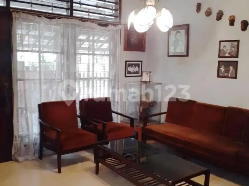Dijual Rumah Hitung Tanah di Bintaro, Jakarta Selatan