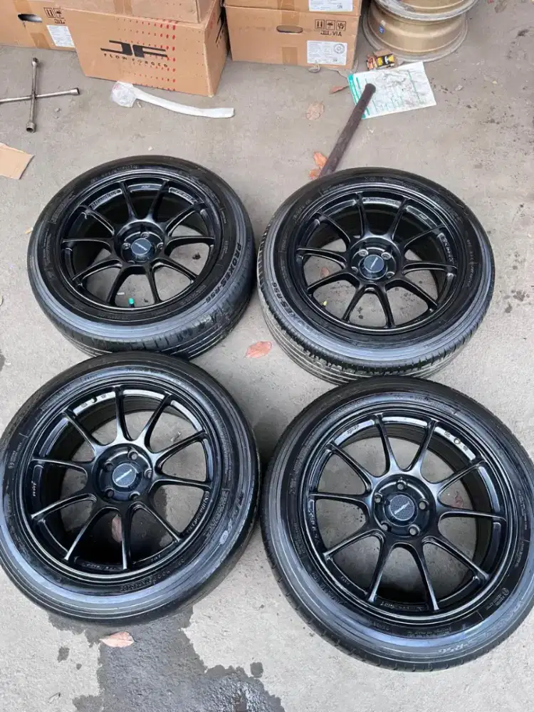 Wedssport tc105x ring 18x8,5 5x114,3 ET 30 ban 215/55 R18