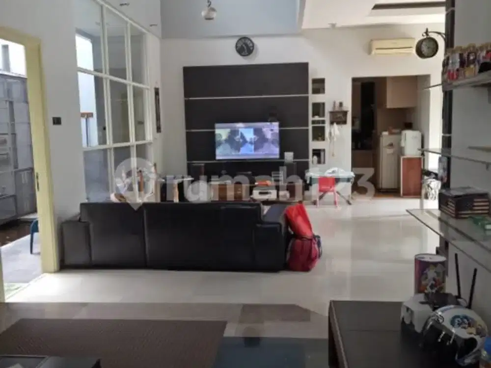 Dijual Rumah Hook di Puspitaloka, BSD City