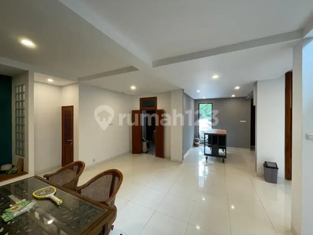 Dijual Rumah Modern di Komp Villa Delima, Jakarta Selatan