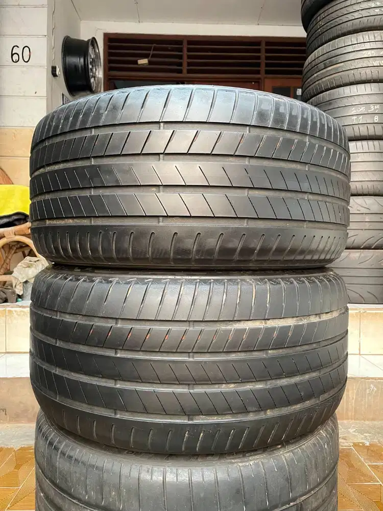 Ban Bridgestone Alenza RFT 305 40 r20 2Pcs