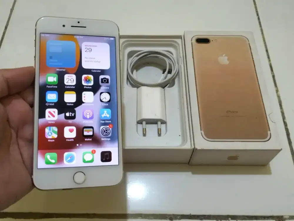 BUTUH UANG iPhone 7+ Plus 32GB GOLD 4G LTE ALL OPERATOR inter No Minus