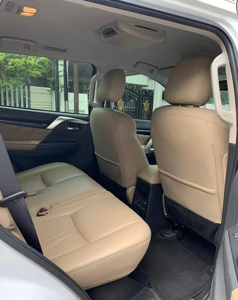 Cash Pajero Sport Dakar putih