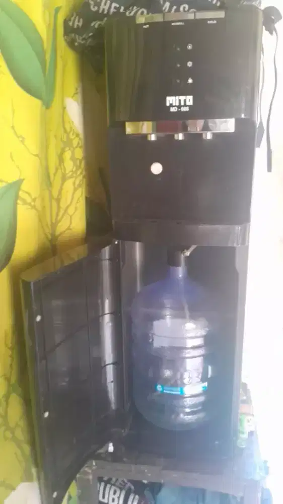 Dispenser galon bawah