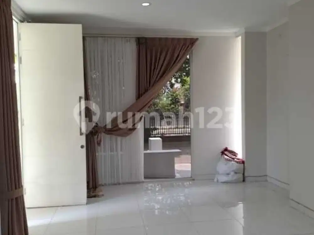 Dijual Rumah Siap Huni di Discovery, Bintaro