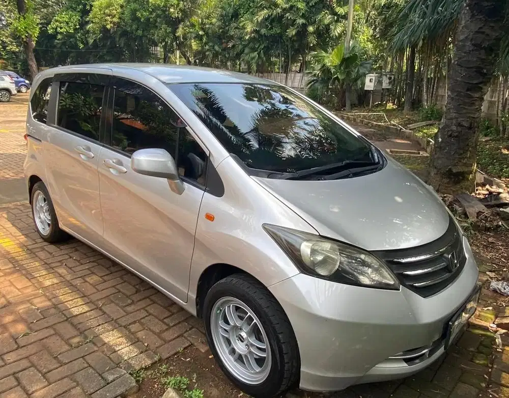 Honda Freed 2009 Bensin