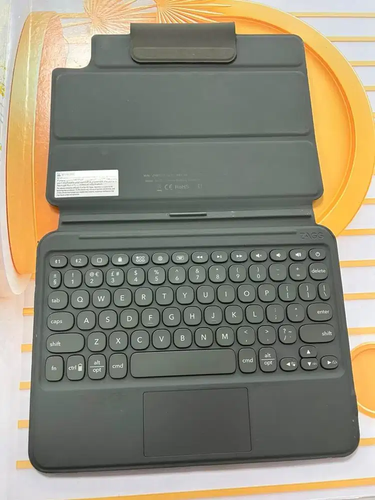 keyboard ZAGG support buat ipad Pro